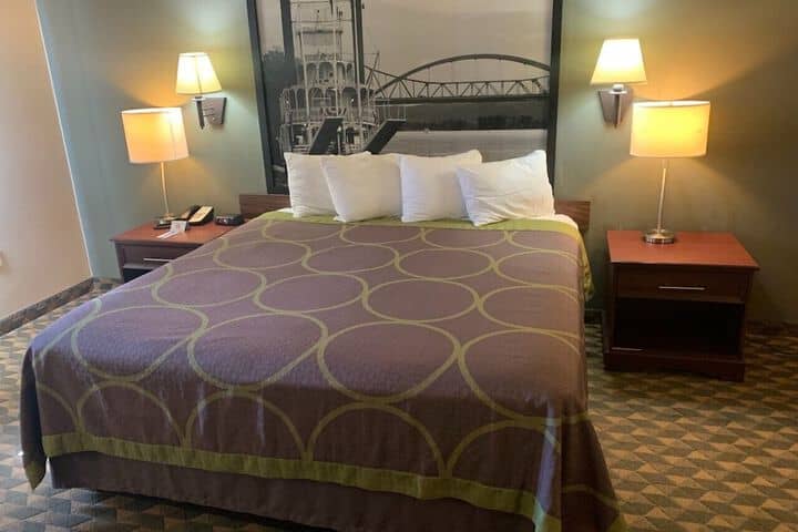 Room 13 of 31