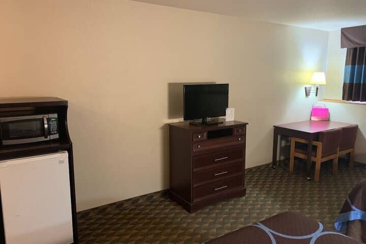 Room 10 of 31