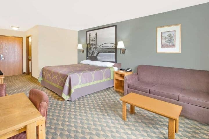 Room 8 of 31